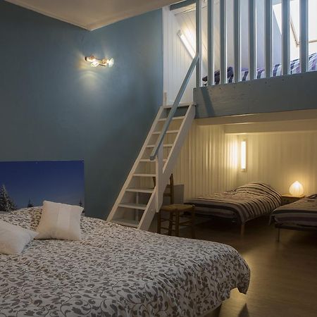 Chambres d'Hôtes Pom' Paille Pupillin Extérieur photo