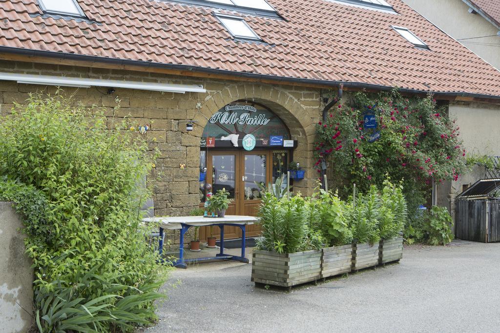 Chambres d'Hôtes Pom' Paille Pupillin Extérieur photo